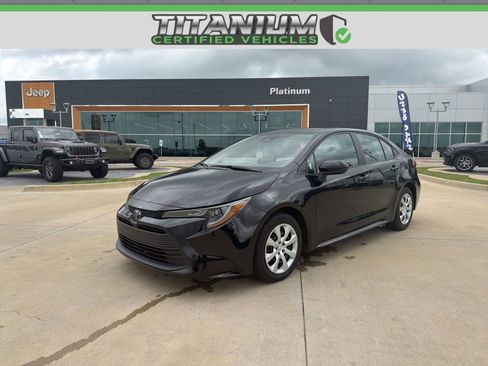 Used 2024 Toyota Corolla LE image 1