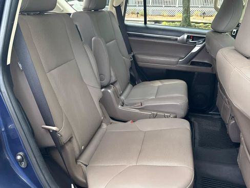 Used 2022 Lexus GX 460 Premium w/ Accessory Package AWD/4WD image 13
