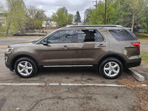Used 2016 Ford Explorer XLT w/ Equipment Group 202A AWD/4WD image 2