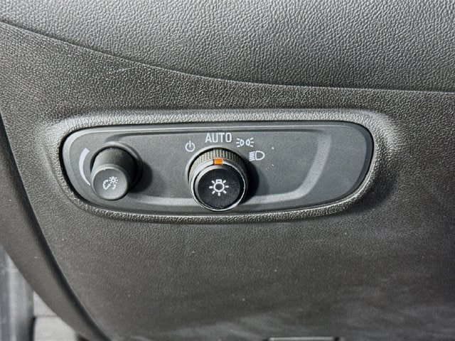 Used 2022 Chevrolet Equinox LS FWD image 10