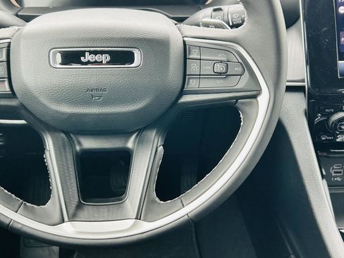 New 2025 Jeep Grand Cherokee Laredo X w/ Luxury Tech Group I image 18