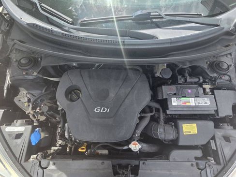 Used 2014 Hyundai Veloster w/ Style Package 02 FWD image 13