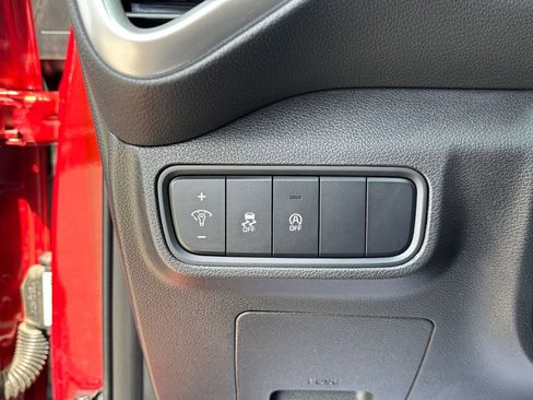 Used 2023 Kia Soul LX w/ LX Technology Package FWD image 31