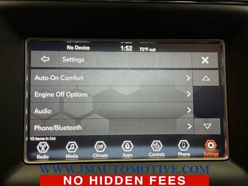 Used 2019 Jeep Grand Cherokee Laredo w/ Security & Convenience Group AWD/4WD image 32