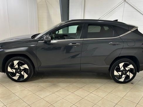 Used 2024 Hyundai Kona Limited AWD/4WD image 2