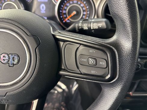 Used 2018 Jeep Wrangler Unlimited Sport AWD/4WD image 14