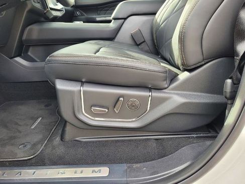 New 2024 Ford Expedition Platinum image 7