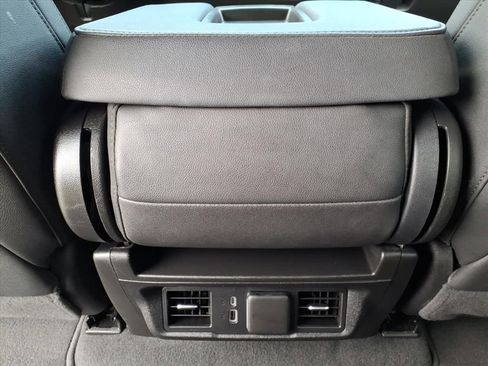 Used 2025 GMC Sierra 1500 SLT image 19