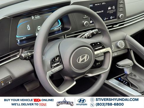 New 2026 Hyundai Elantra SE image 18