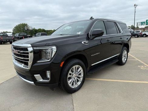 Used 2024 GMC Yukon SLT AWD/4WD image 4