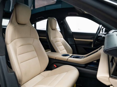 Used 2020 Porsche Taycan Turbo image 25