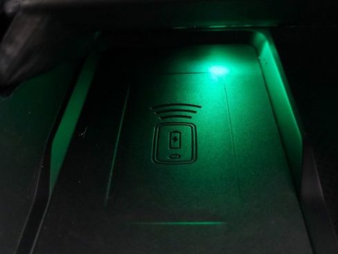 Used 2025 BMW X7 xDrive40i w/ Climate Comfort Package image 35