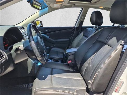 Used 2011 Nissan Altima Hybrid Sedan w/ Premium Pkg FWD image 17
