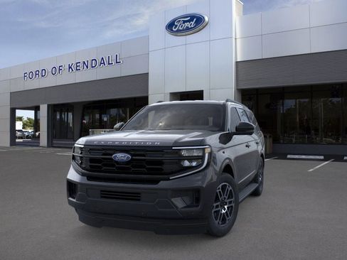New 2026 Ford Expedition Active image 2