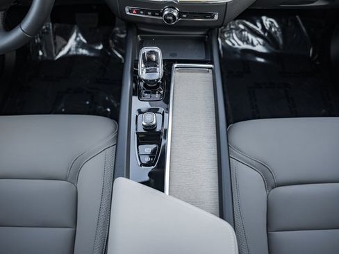 New 2026 Volvo XC60 T8 Plus w/ Protection Package Premier image 26