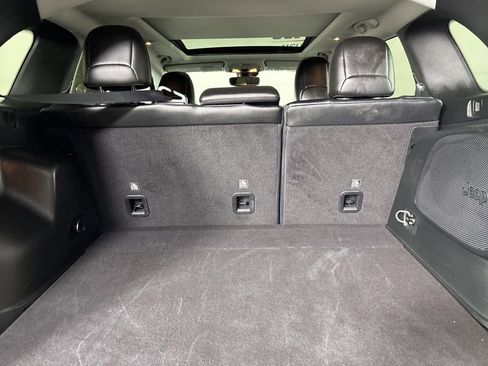 Used 2022 Jeep Cherokee Limited image 23