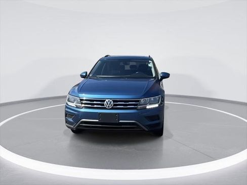 Used 2018 Volkswagen Tiguan SE w/ Panoramic Sunroof Package AWD/4WD image 3