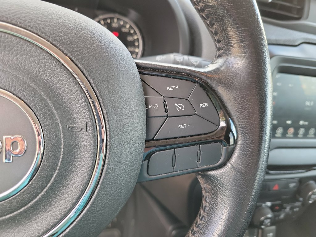 Used 2020 Jeep Renegade Altitude FWD image 23