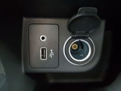 New 2025 Nissan Kicks Play S image 21