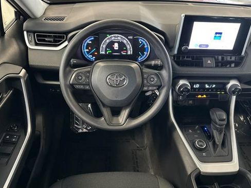 Used 2024 Toyota RAV4 LE AWD/4WD image 18