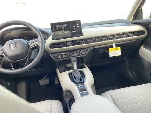 New 2026 Honda HR-V LX image 17