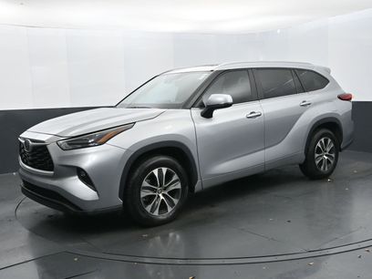 Used 2023 Toyota Highlander XLE