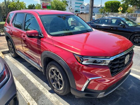 Certified 2024 Honda Pilot EX-L image 2