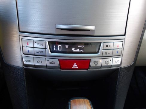 Used 2014 Subaru Outback 2.5i Limited AWD/4WD image 14