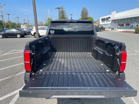 Used 2024 Toyota Tacoma SR RWD image 5
