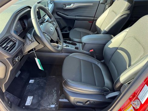 New 2025 Ford Escape SE image 7