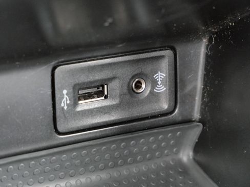 Used 2018 Volkswagen Beetle 2.0T SE image 29