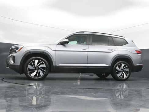 Used 2026 Volkswagen Atlas SE FWD image 37