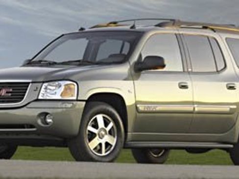 Used 2005 GMC Envoy XL SLT AWD/4WD image 1