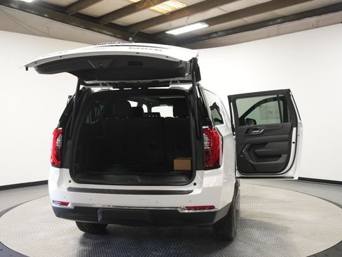 New 2026 GMC Yukon XL Elevation w/ Elevation Premium Package AWD/4WD image 12