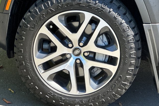 Certified 2025 Land Rover Defender 110 S AWD/4WD image 25