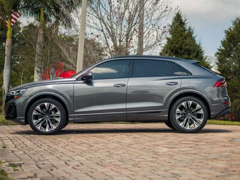 Used 2025 Audi Q8 Prestige image 2