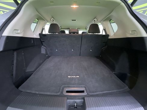 Used 2024 Nissan Rogue SV image 26