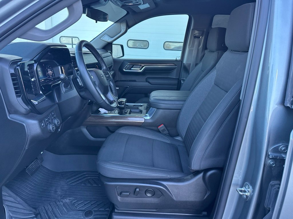 Used 2024 Chevrolet Silverado 1500 RST w/ Convenience Package II AWD/4WD image 10