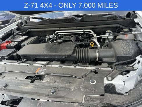 Used 2026 Chevrolet Colorado Z71 w/ Technology Package AWD/4WD image 9