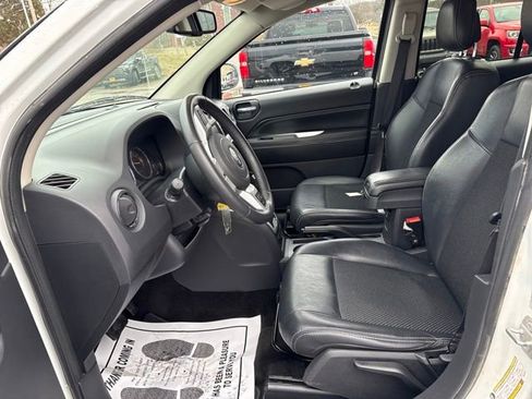 Used 2016 Jeep Compass Latitude w/ Mopar Chrome Accents Group image 8