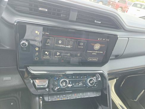 Used 2024 GMC Sierra 2500 AT4 w/ AT4 Premium Plus Package AWD/4WD image 34