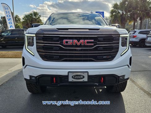 Used 2022 GMC Sierra 1500 AT4X image 8