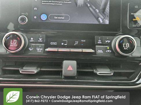 Used 2024 Toyota Highlander LE image 28