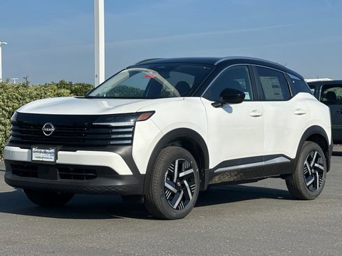 New 2026 Nissan Kicks SV image 8