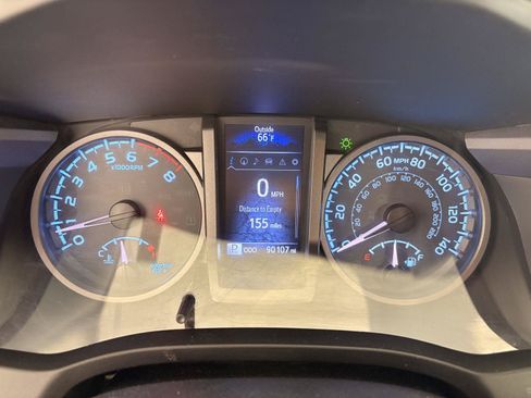 Used 2019 Toyota Tacoma TRD Off-Road w/ TRD Premium Off Road Package AWD/4WD image 33