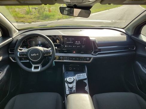 Used 2023 Kia Sportage LX AWD/4WD image 10