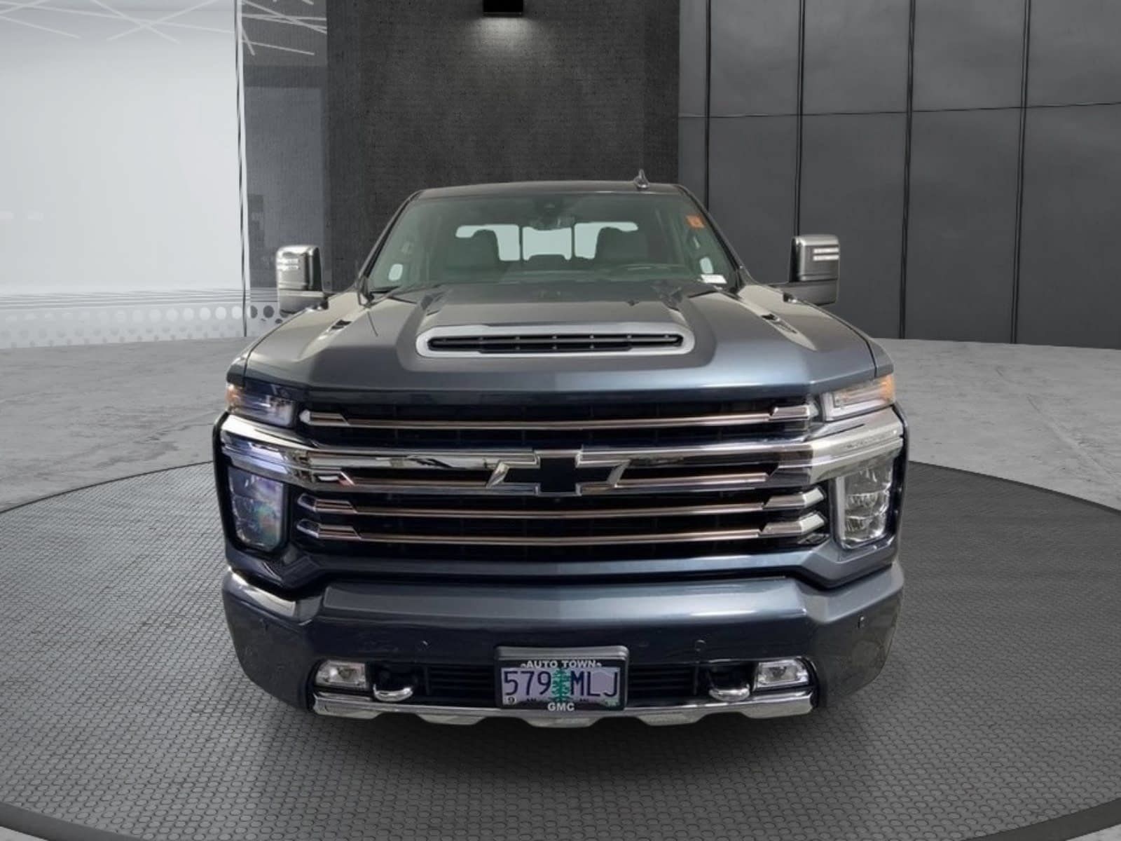 Used 2020 Chevrolet Silverado 3500 High Country AWD/4WD image 2