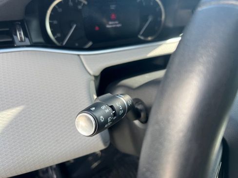 Used 2023 Land Rover Range Rover Evoque S image 14