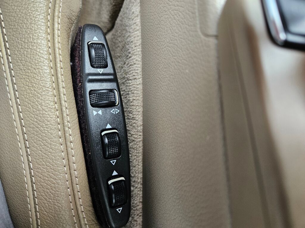 Used 2012 Mercedes-Benz E 350 4MATIC Coupe w/ Premium 1 Pkg image 26