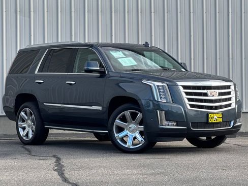 Used 2019 Cadillac Escalade Luxury AWD/4WD image 2